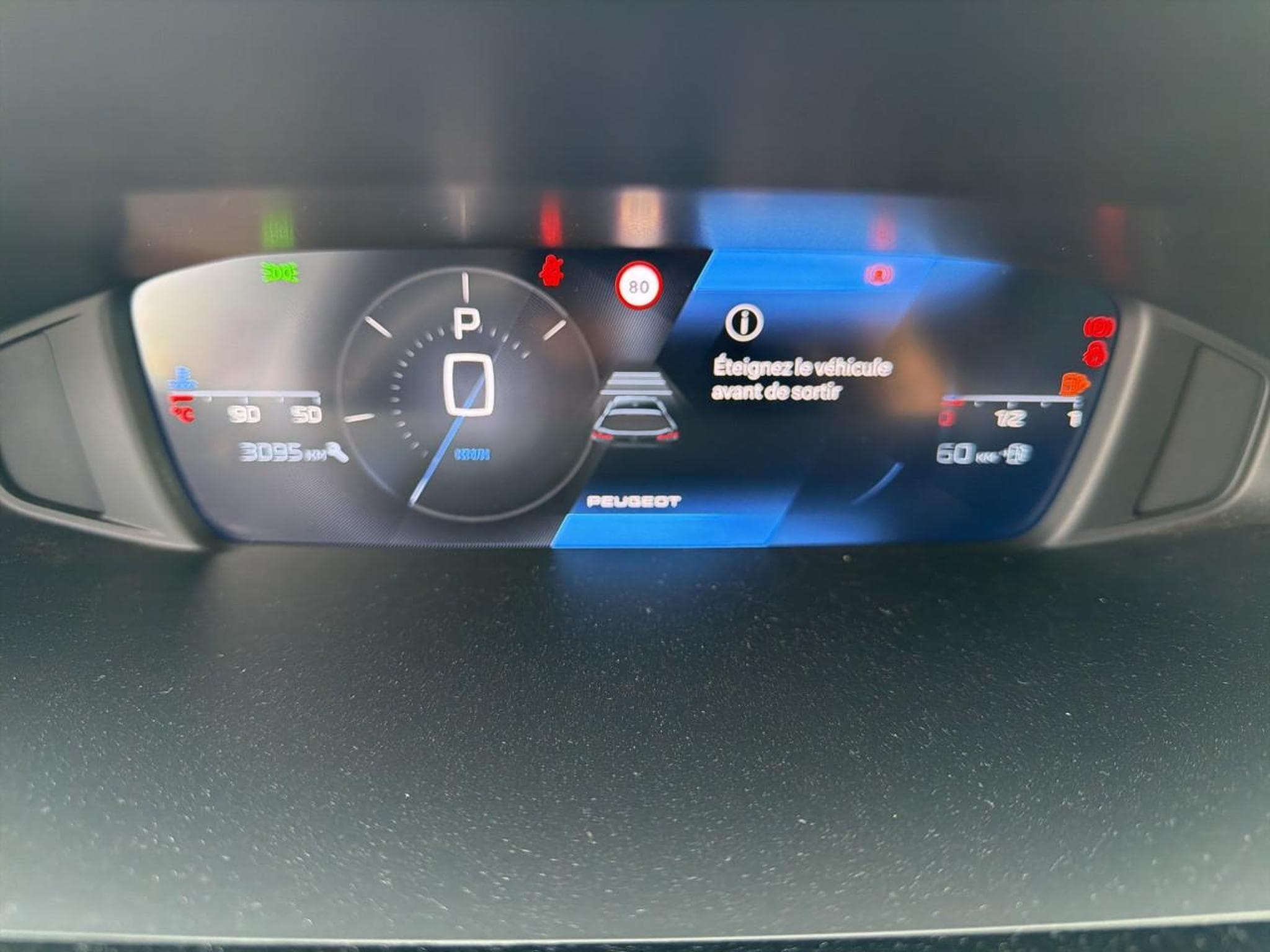 Peugeot 308 1.5 BLUEHDI 130 ALLURE EAT8 (2025) - Photo 20