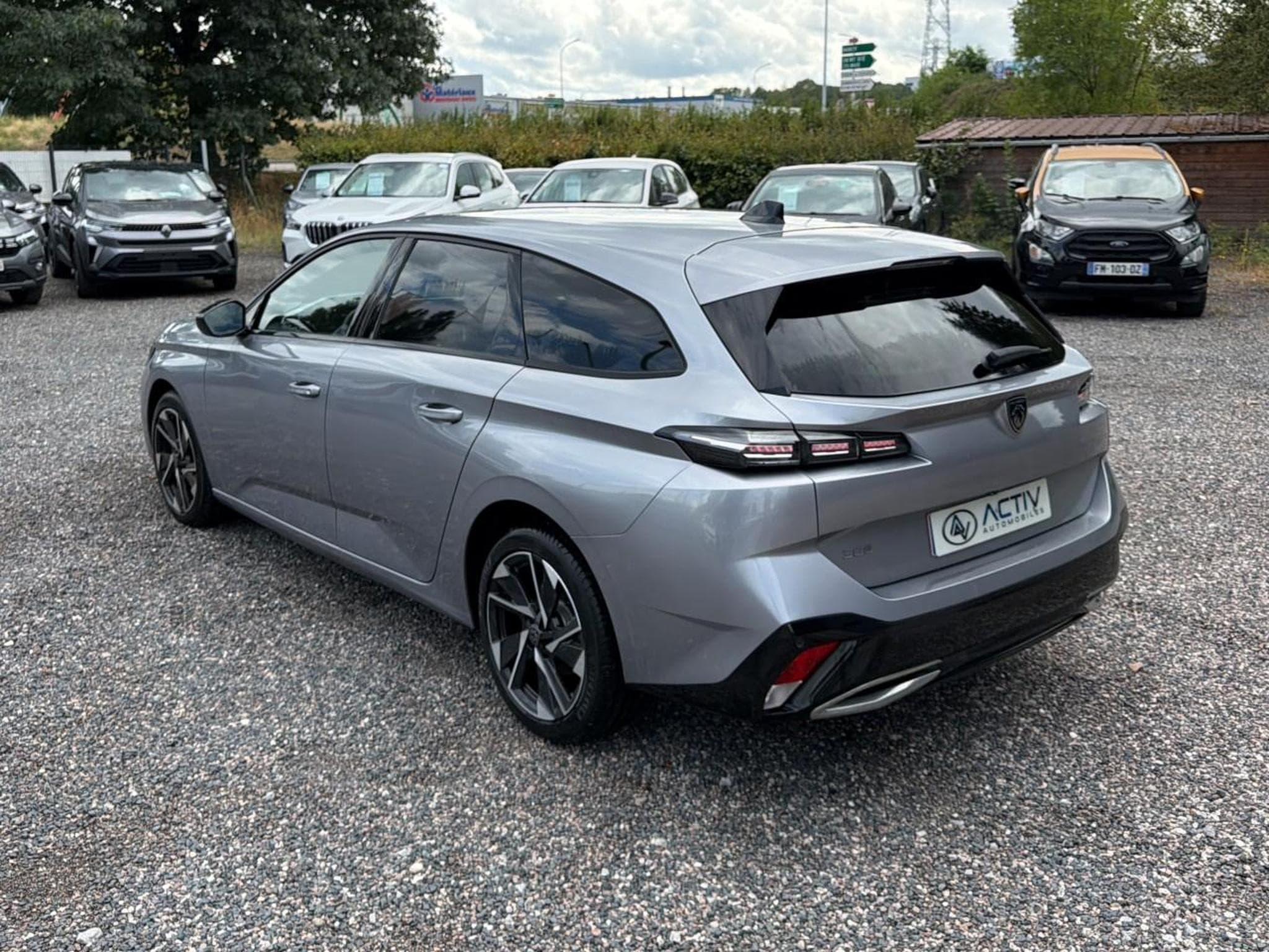 Peugeot 308 1.5 BLUEHDI 130 ALLURE EAT8 (2025) - Photo 7