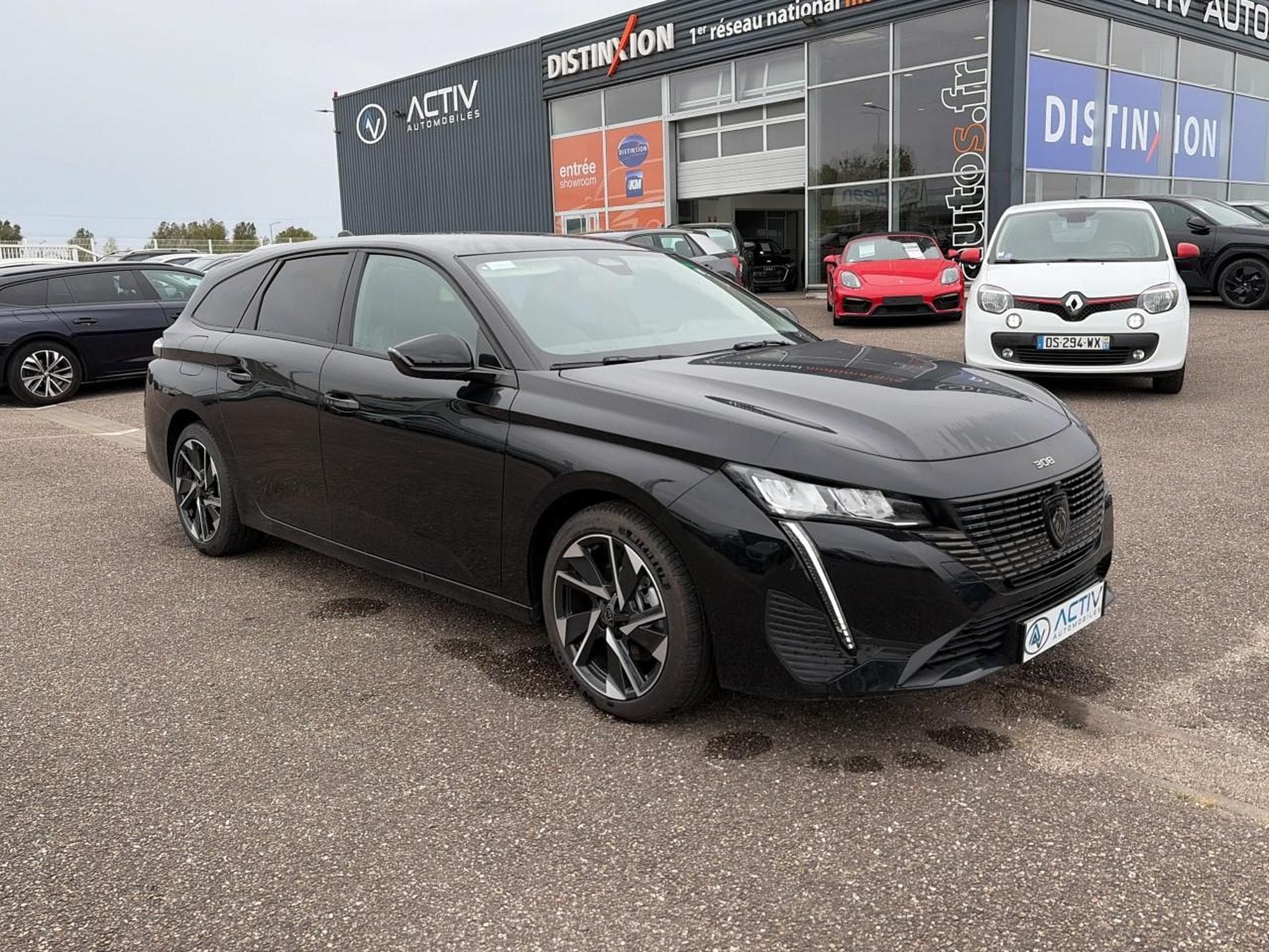 Peugeot 308 1.5 BLUEHDI 130 ALLURE EAT8 (2025) - Photo 3