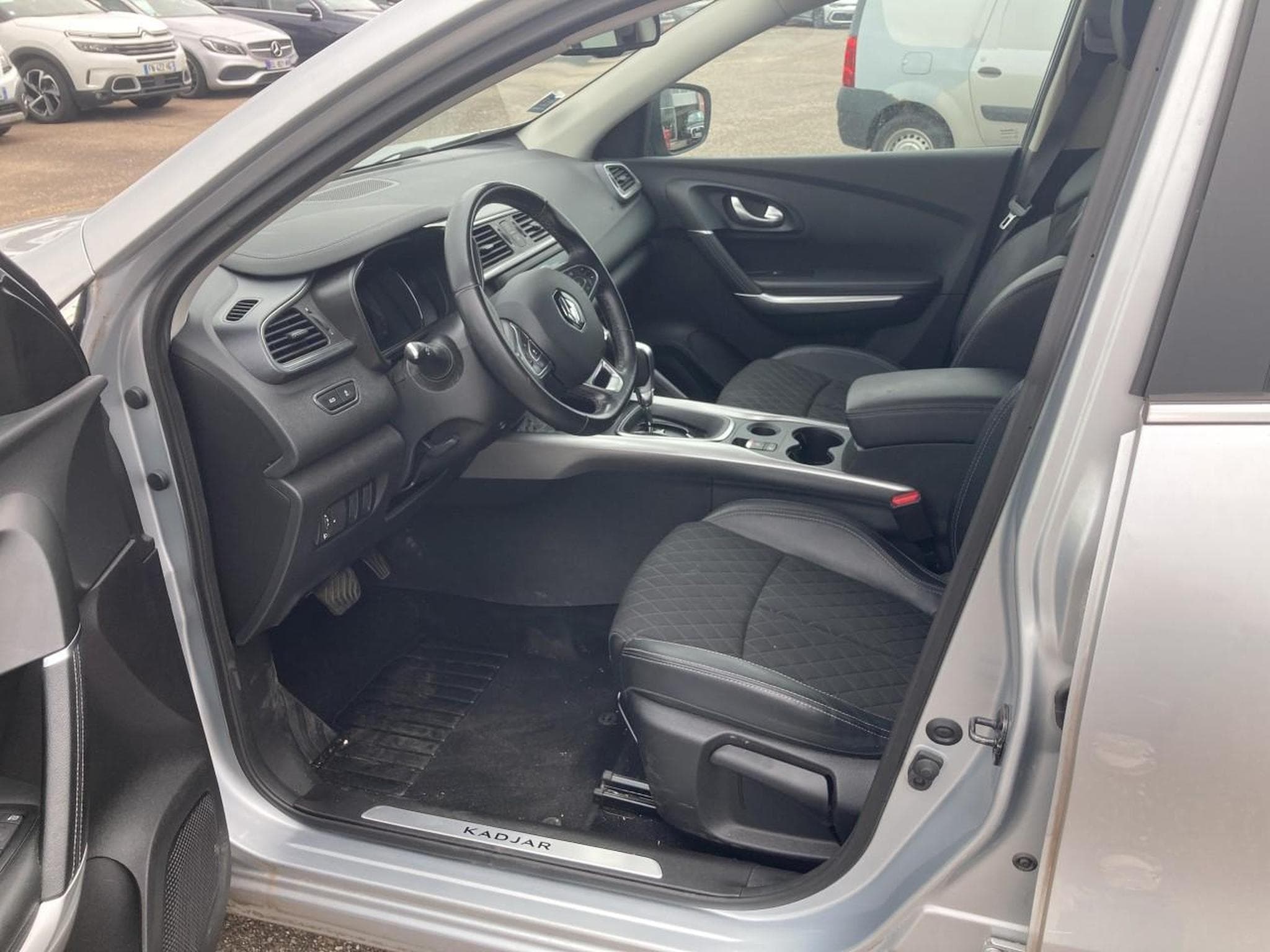 Renault KADJAR 1.3 TCE 160 INTENS EDC (2021) - Photo 12