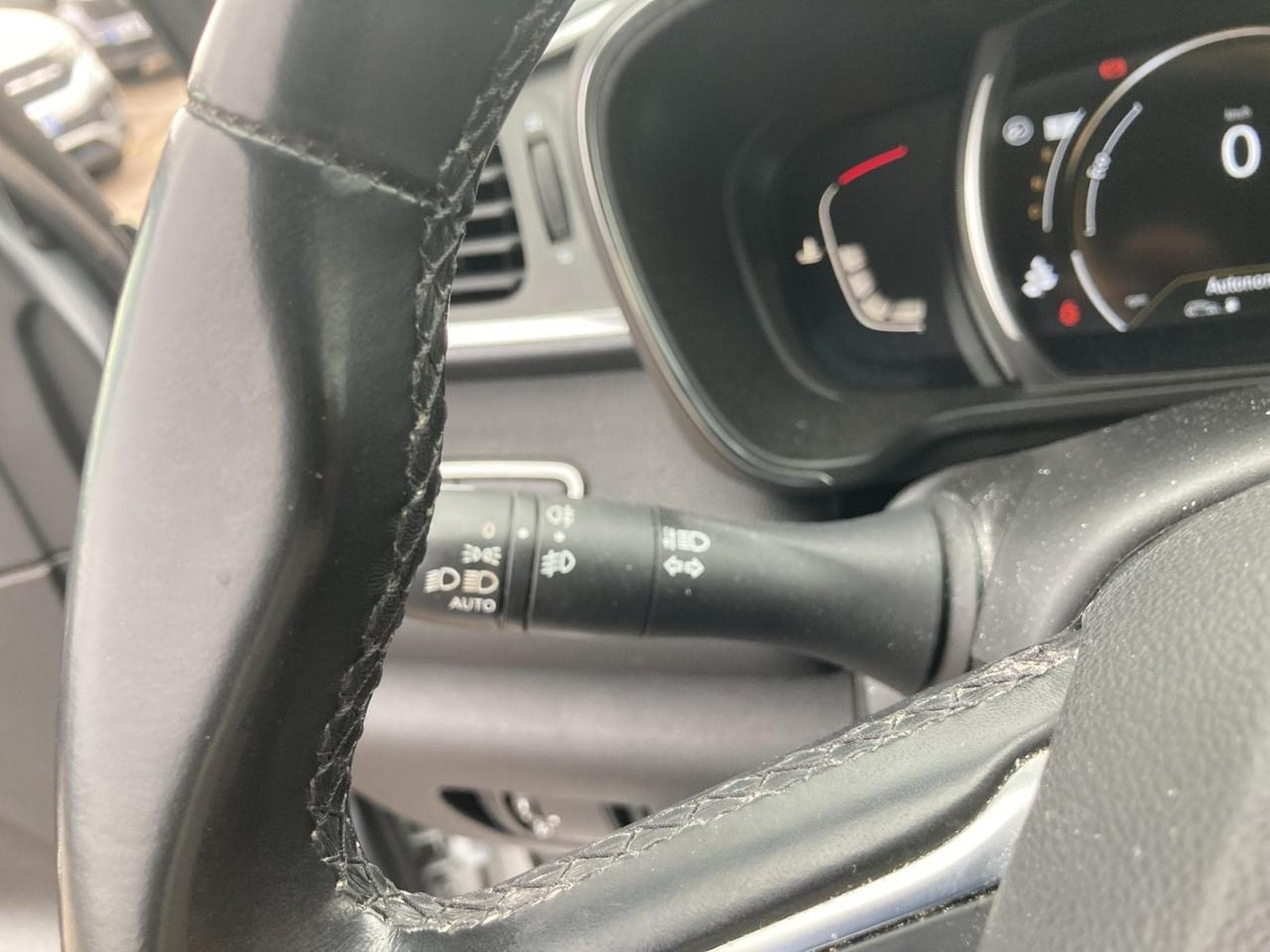 Renault KADJAR 1.3 TCE 160 INTENS EDC (2021) - Photo 17