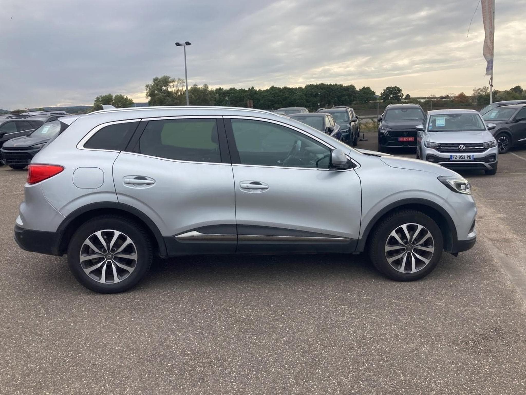 Renault KADJAR 1.3 TCE 160 INTENS EDC (2021) - Photo 4