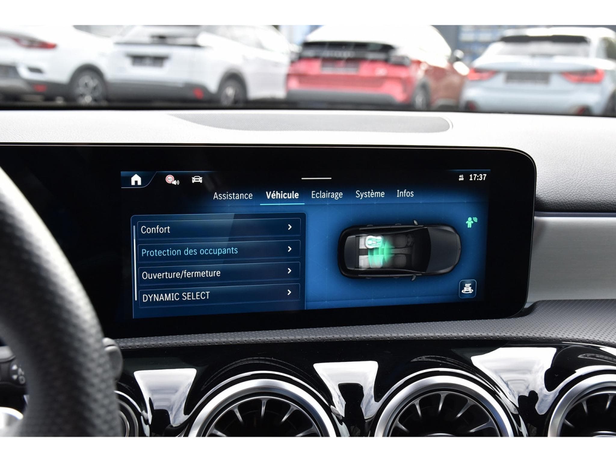 Mercedes A 200 AMG Line 7G-Tronic PANO ACC NIGHT SIDE CAM KEYLESS 1° MAIN (2026) - Photo 14