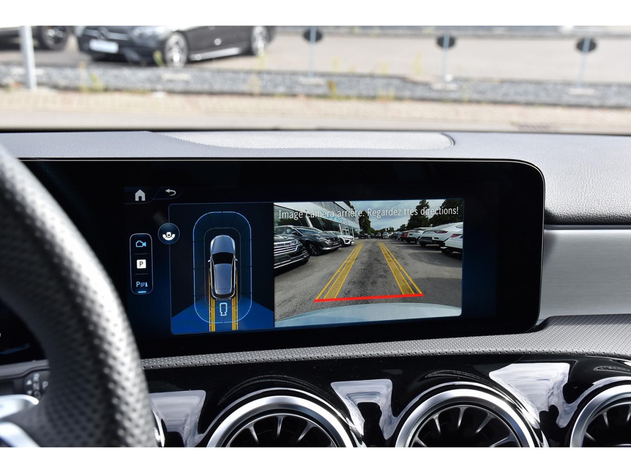 Mercedes A 200 AMG Line 7G-Tronic PANO ACC NIGHT SIDE CAM KEYLESS 1° MAIN (2026) - Photo 15