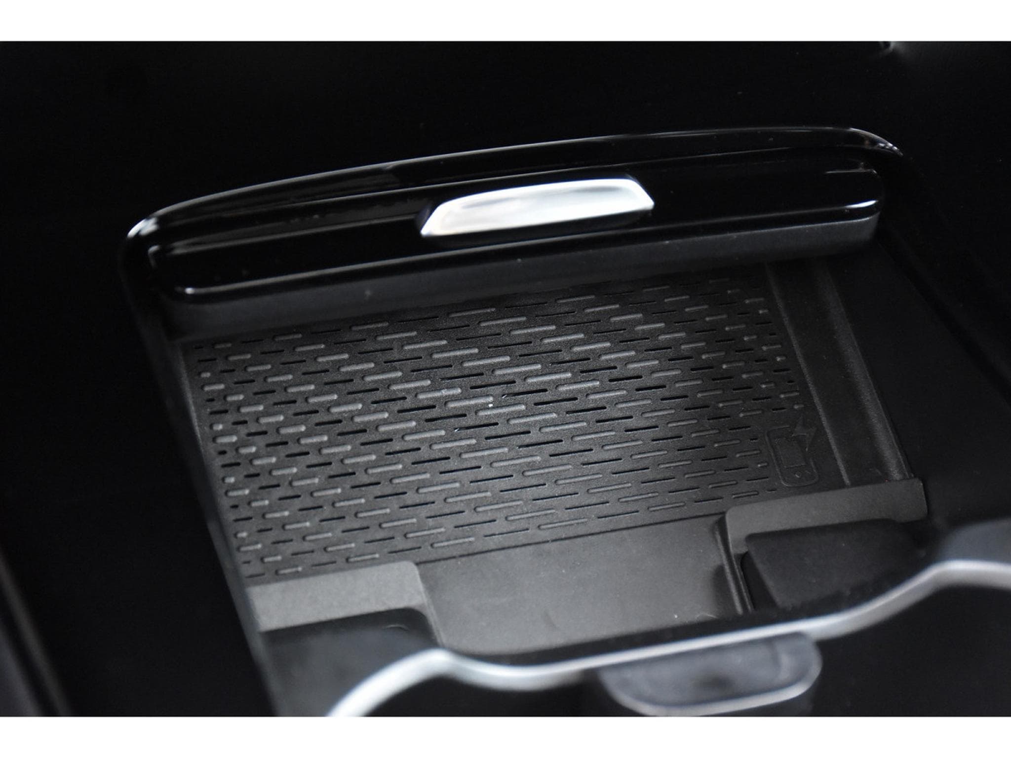 Mercedes A 200 AMG Line 7G-Tronic PANO ACC NIGHT SIDE CAM KEYLESS 1° MAIN (2026) - Photo 18
