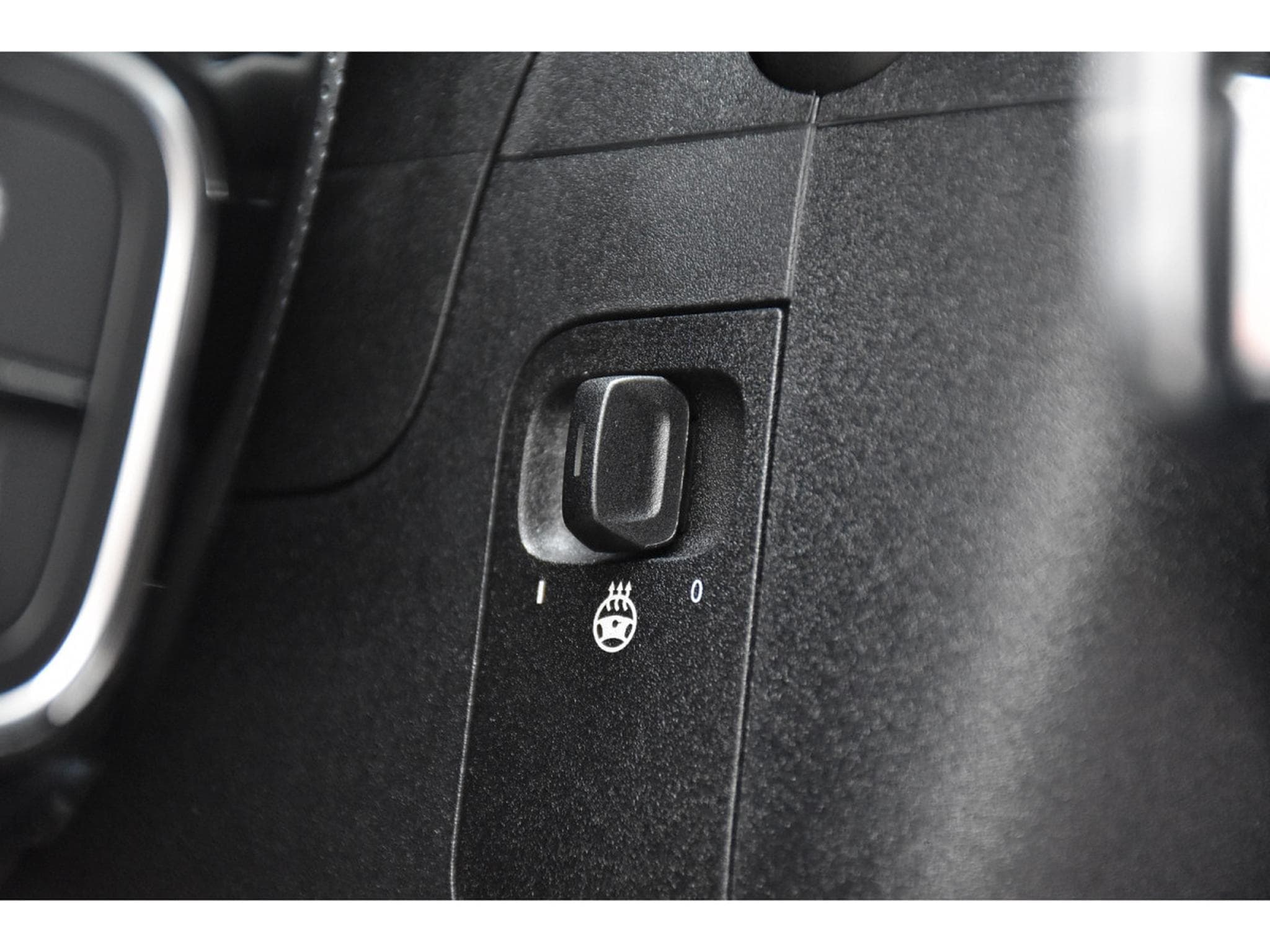 Mercedes A 200 AMG Line 7G-Tronic PANO ACC NIGHT SIDE CAM KEYLESS 1° MAIN (2026) - Photo 20
