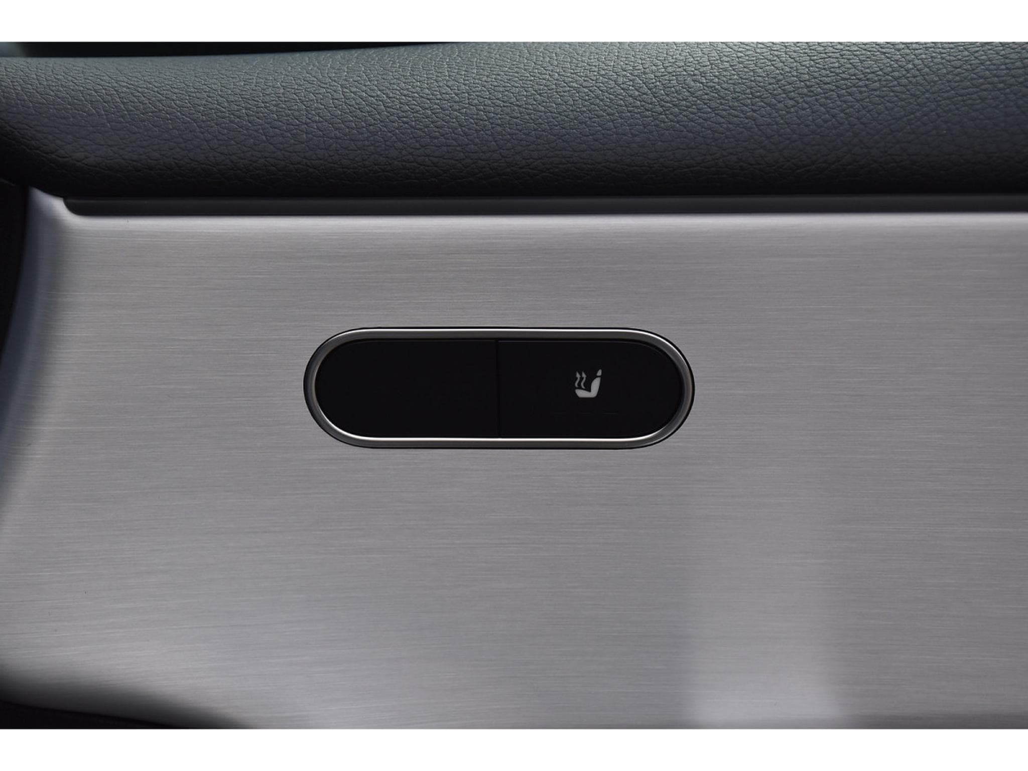 Mercedes A 200 AMG Line 7G-Tronic PANO ACC NIGHT SIDE CAM KEYLESS 1° MAIN (2026) - Photo 21