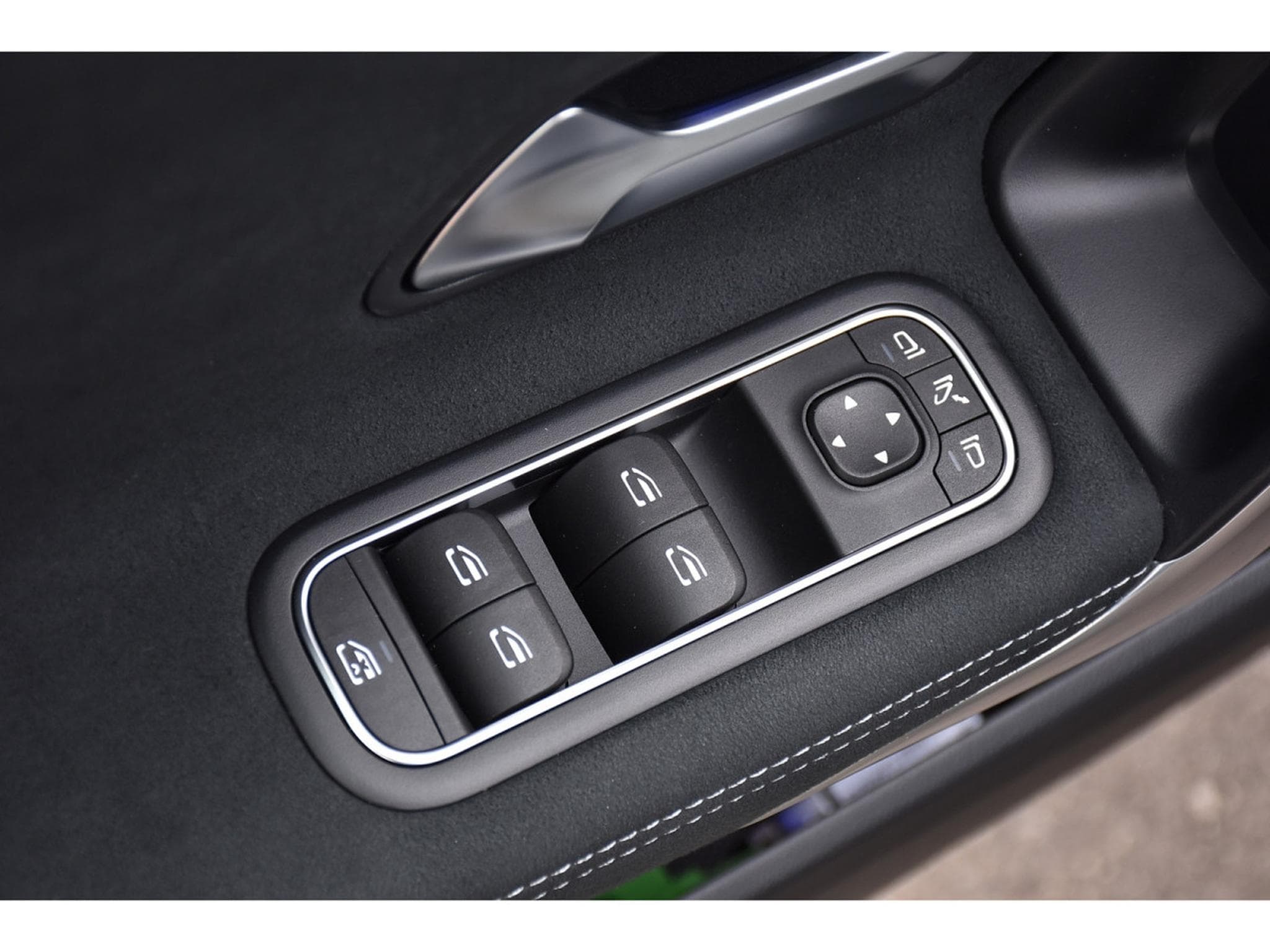Mercedes A 200 AMG Line 7G-Tronic PANO ACC NIGHT SIDE CAM KEYLESS 1° MAIN (2026) - Photo 22