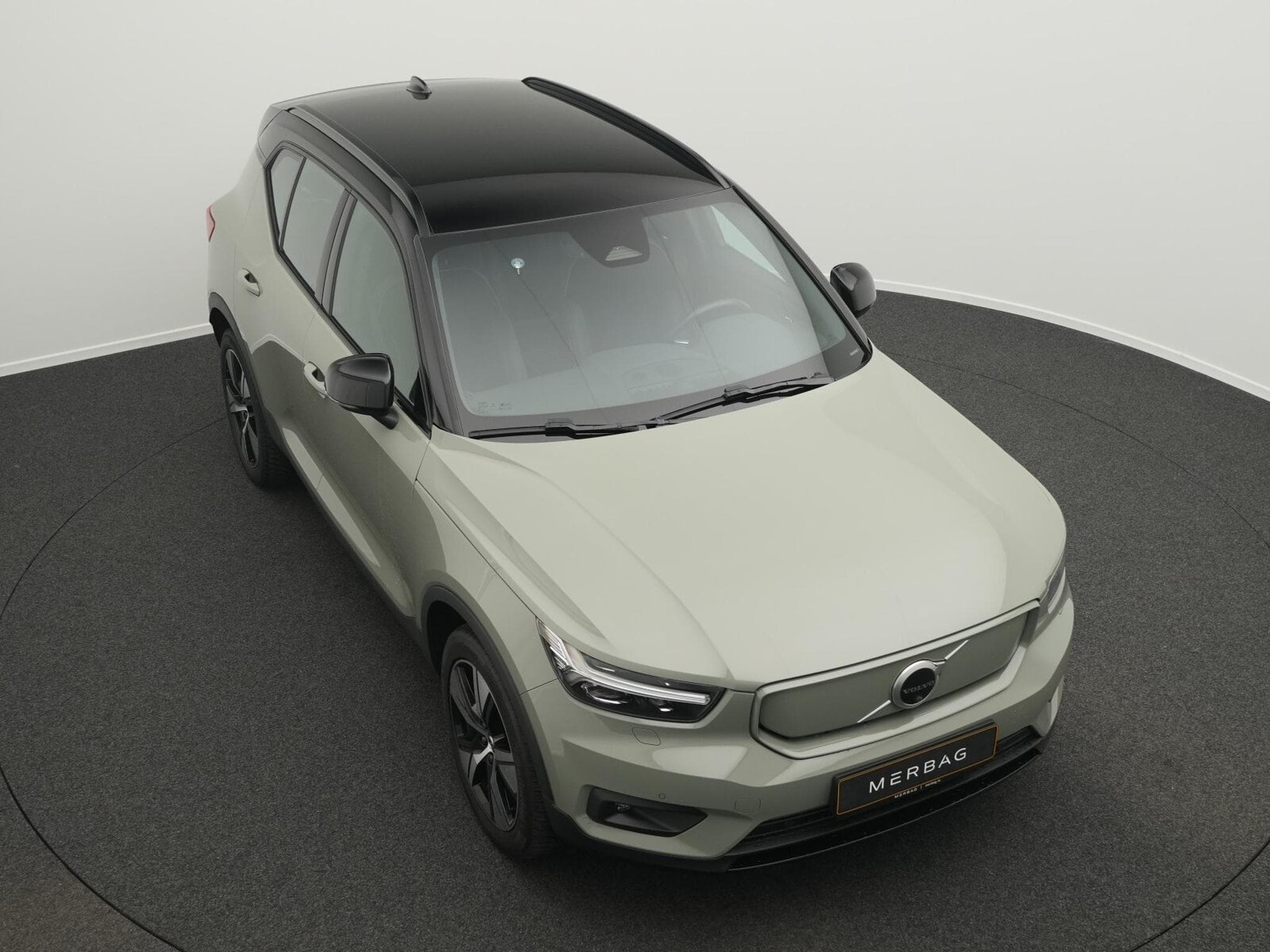 Volvo XC40 P8 Twin Pure Electric AWD R-Design Recharge (2021) - Foto 12