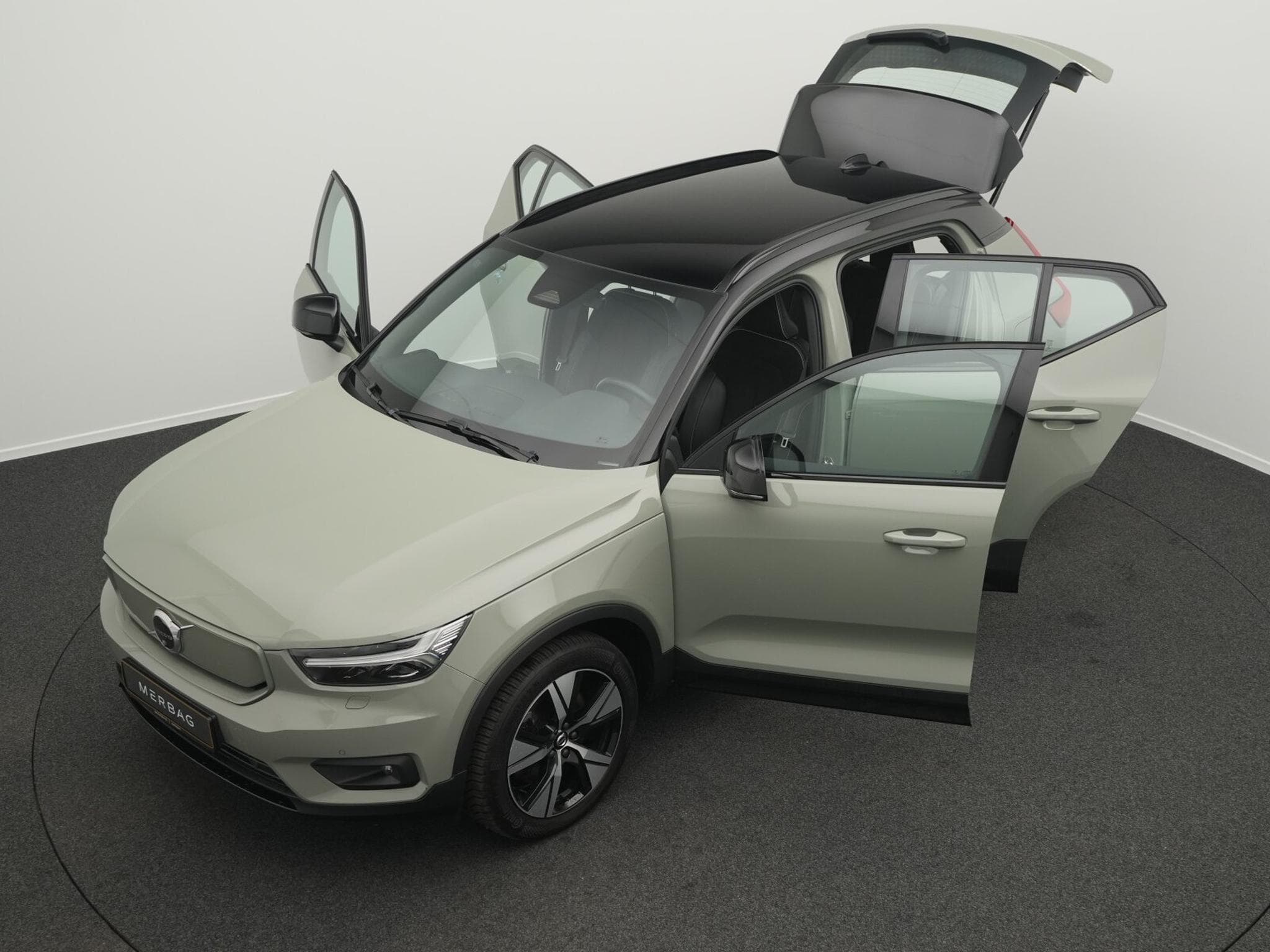 Volvo XC40 P8 Twin Pure Electric AWD R-Design Recharge (2021) - Foto 14