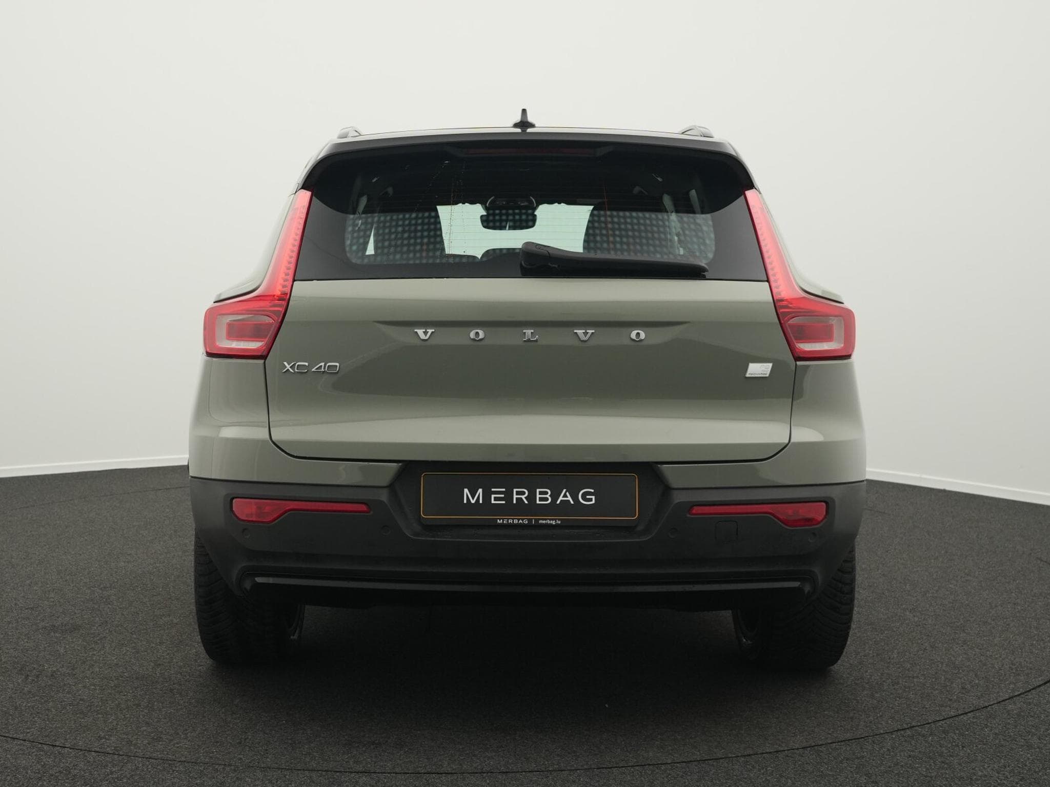 Volvo XC40 P8 Twin Pure Electric AWD R-Design Recharge (2021) - Foto 4