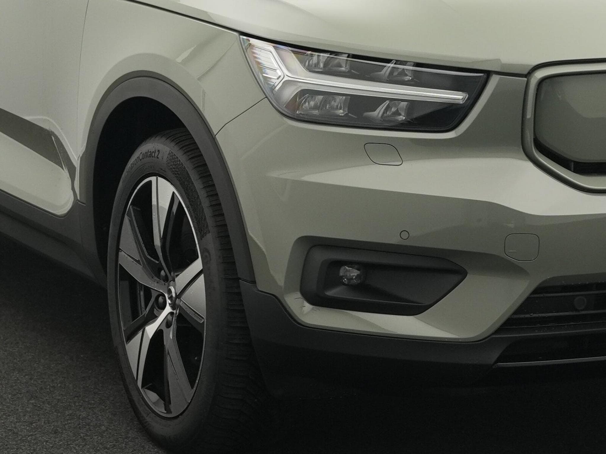 Volvo XC40 P8 Twin Pure Electric AWD R-Design Recharge (2021) - Foto 9