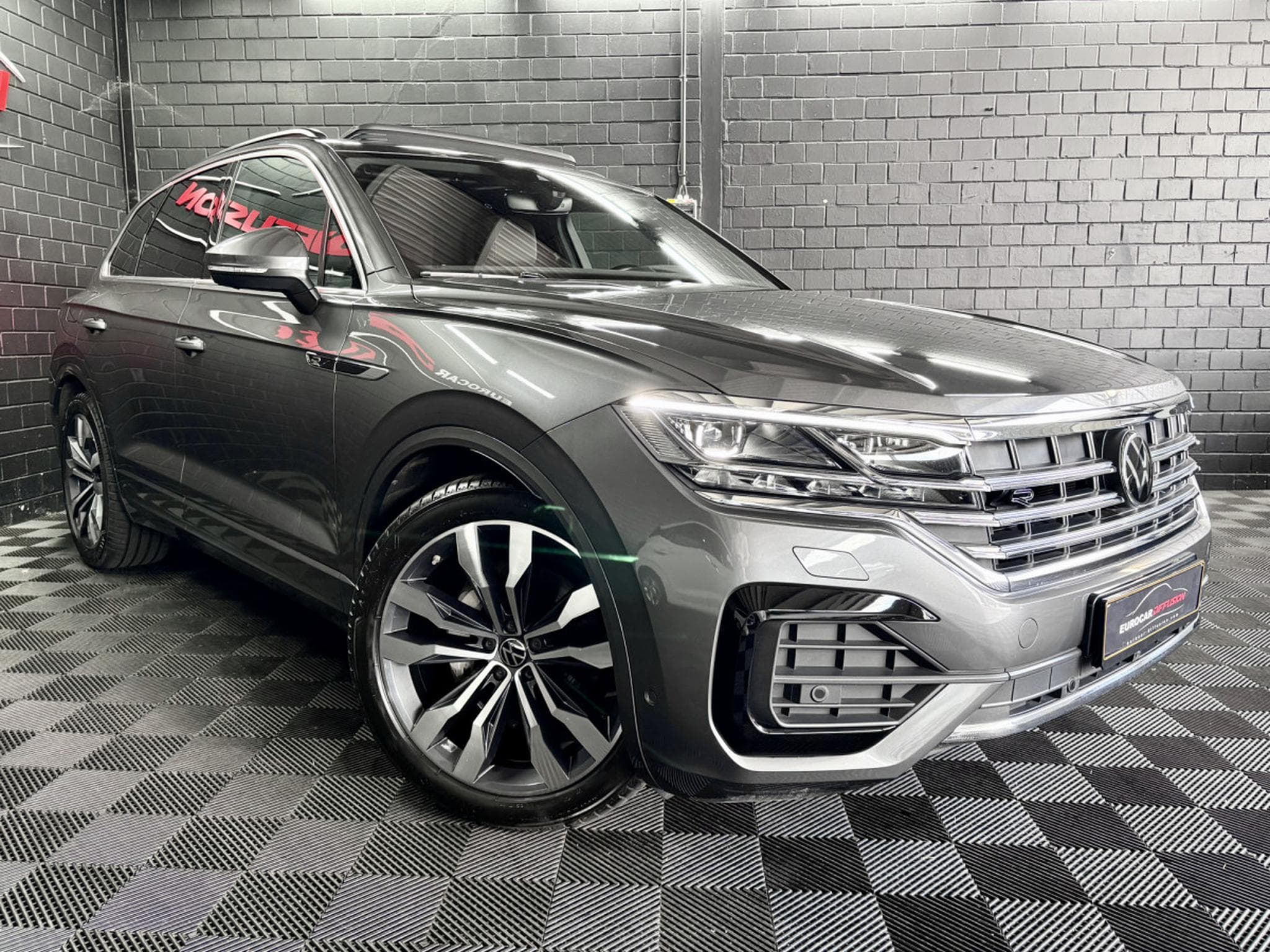 VW Touareg R-Line 4Motion 3.0 TDI 231 CV *PANO *MATRIX* 360° * ATTELAGE (2022) - Foto 3