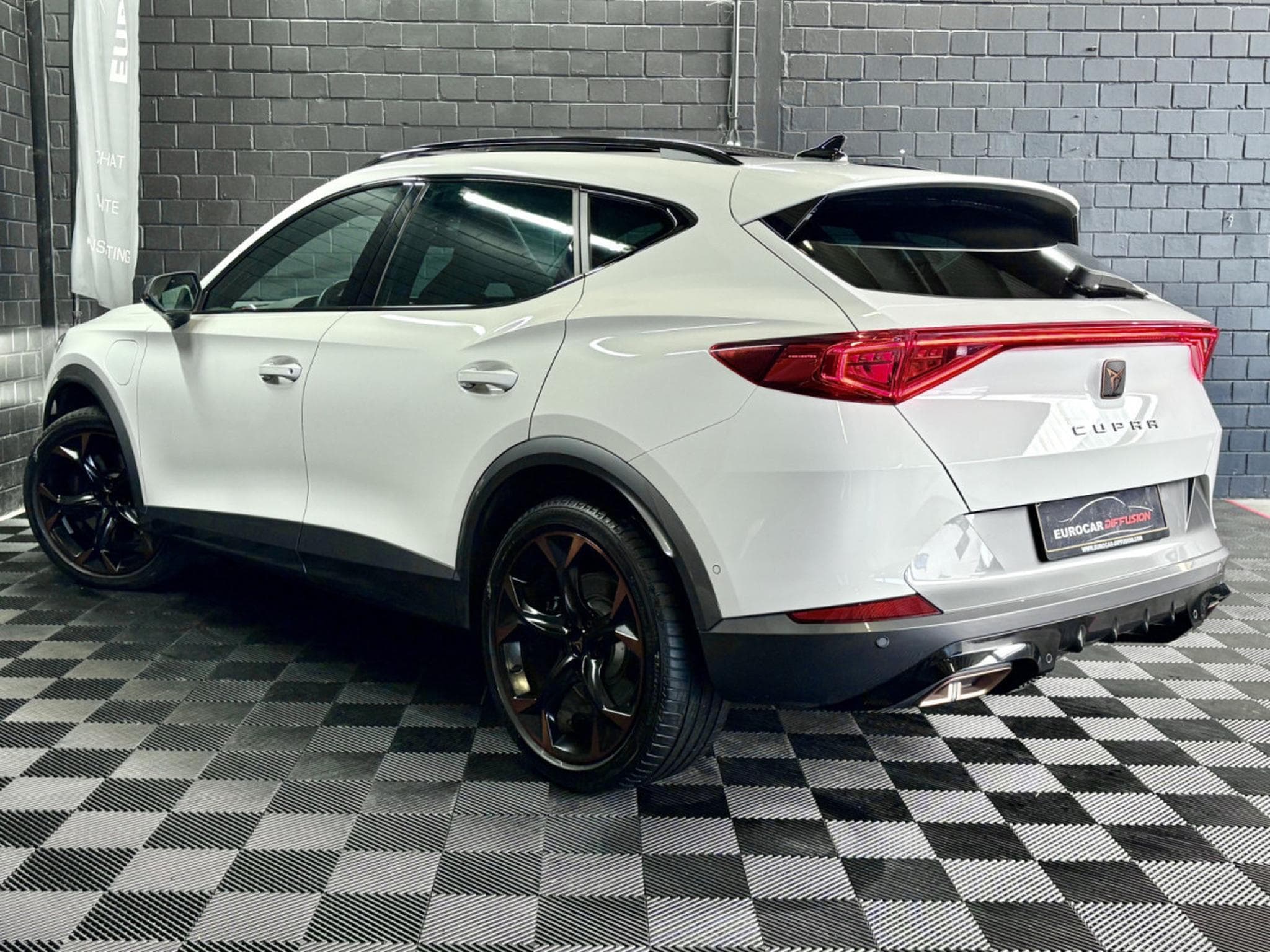 Cupra Formentor VZ 245CV eHybrid DSG6 *PANO* *ACC* HAYON * ALARME* (2022) - Foto 4