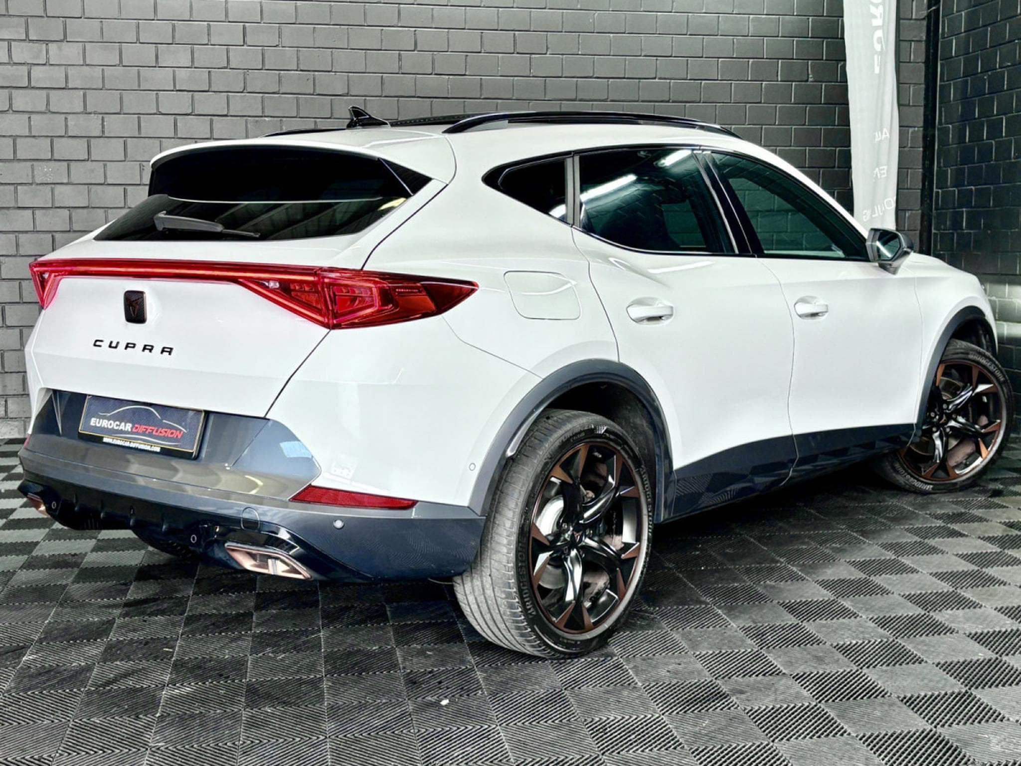 Cupra Formentor VZ 245CV eHybrid DSG6 *PANO* *ACC* HAYON * ALARME* (2022) - Foto 6