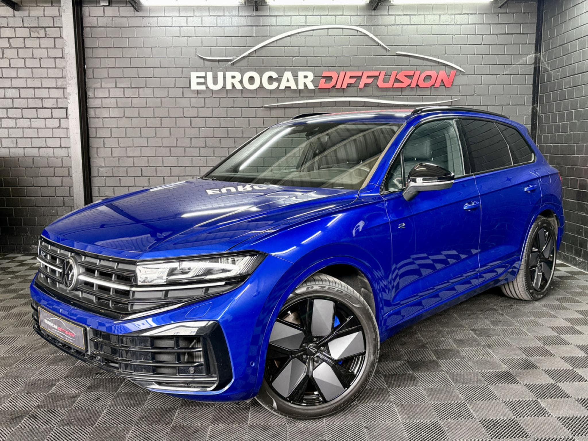 VW Touareg 3.0 R 4Motion eHybrid 462 CV **360°** Susp. pneumatique ** C (2025) - Foto 1