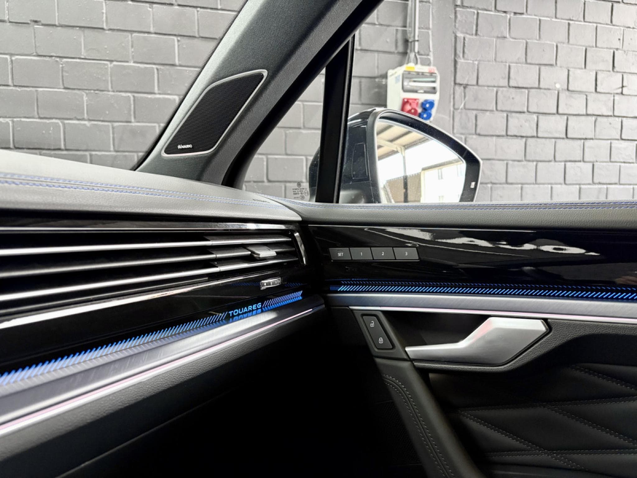 VW Touareg 3.0 R 4Motion eHybrid 462 CV **360°** Susp. pneumatique ** C (2025) - Foto 21