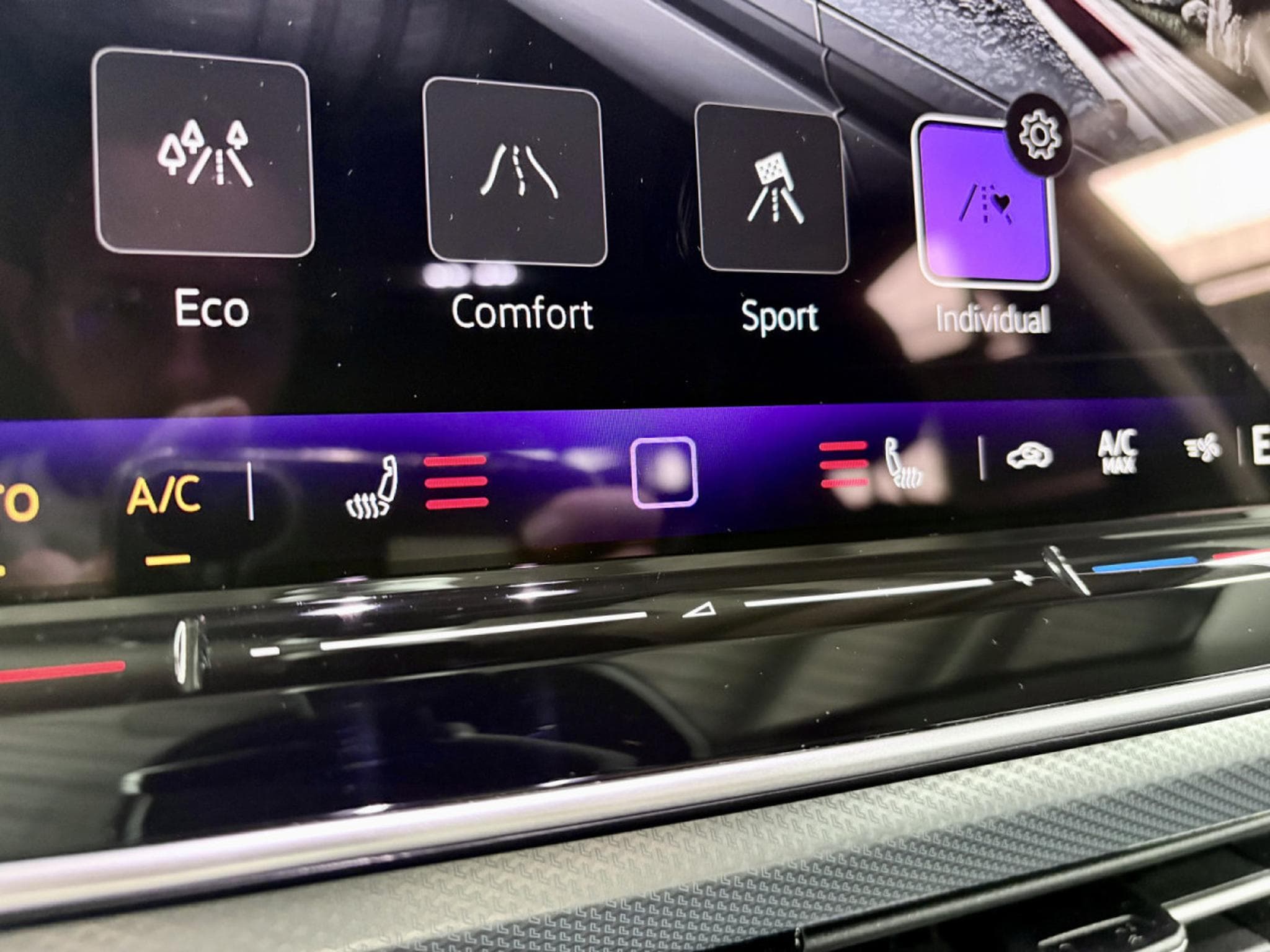 VW Golf Life Energy 1.5 TSI eHybrid 204 CV DSG6 * MATRIX* ATTELAGE * (2025) - Foto 23