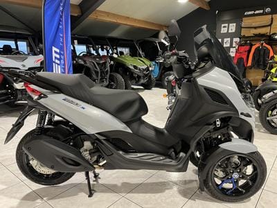 Piaggio MP3 310 (2026) - Photo 9
