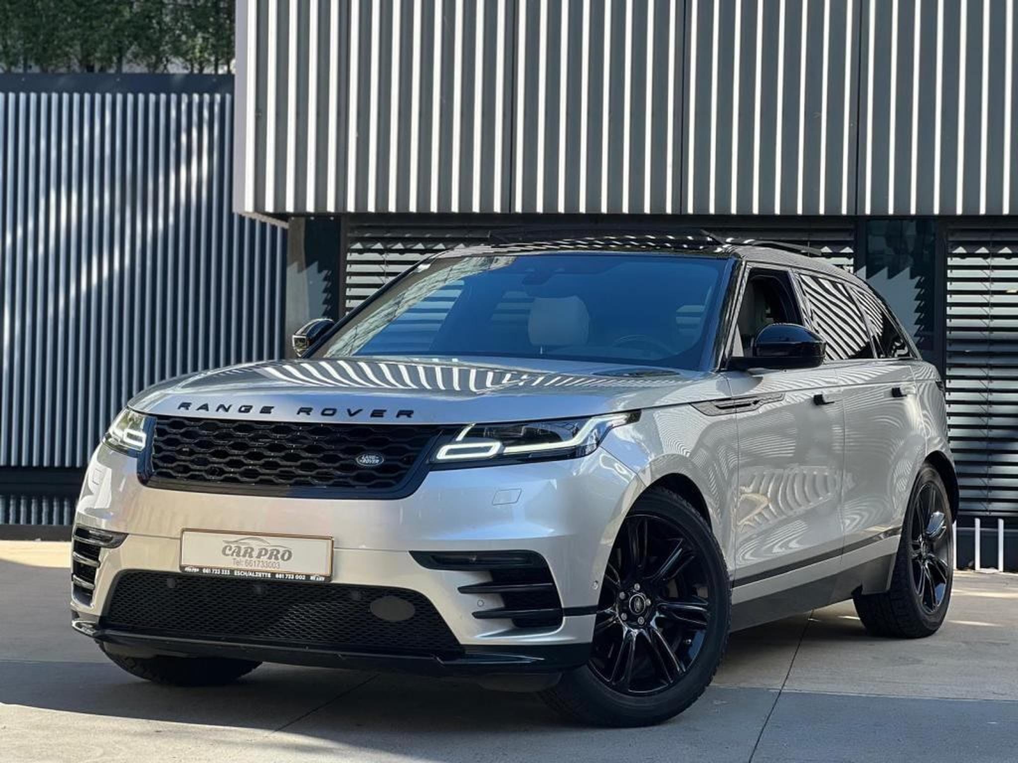 Land-Rover Range Rover Velar
