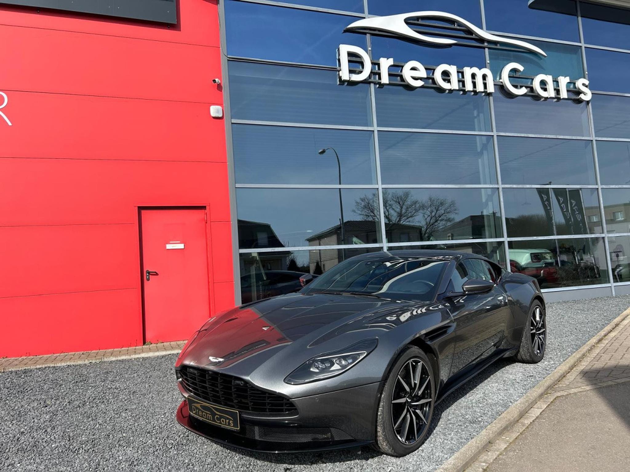 Aston-Martin DB11