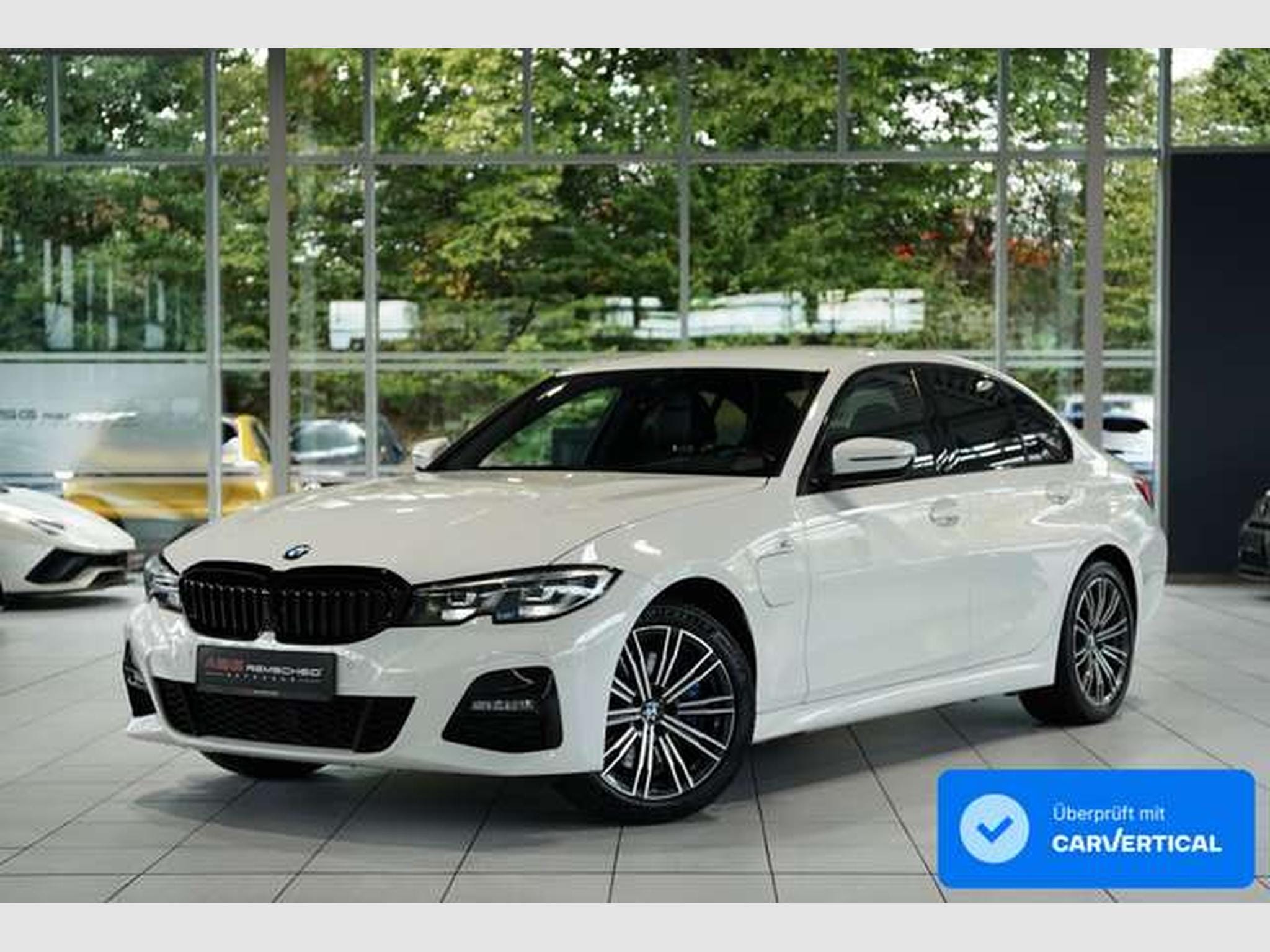 BMW 330