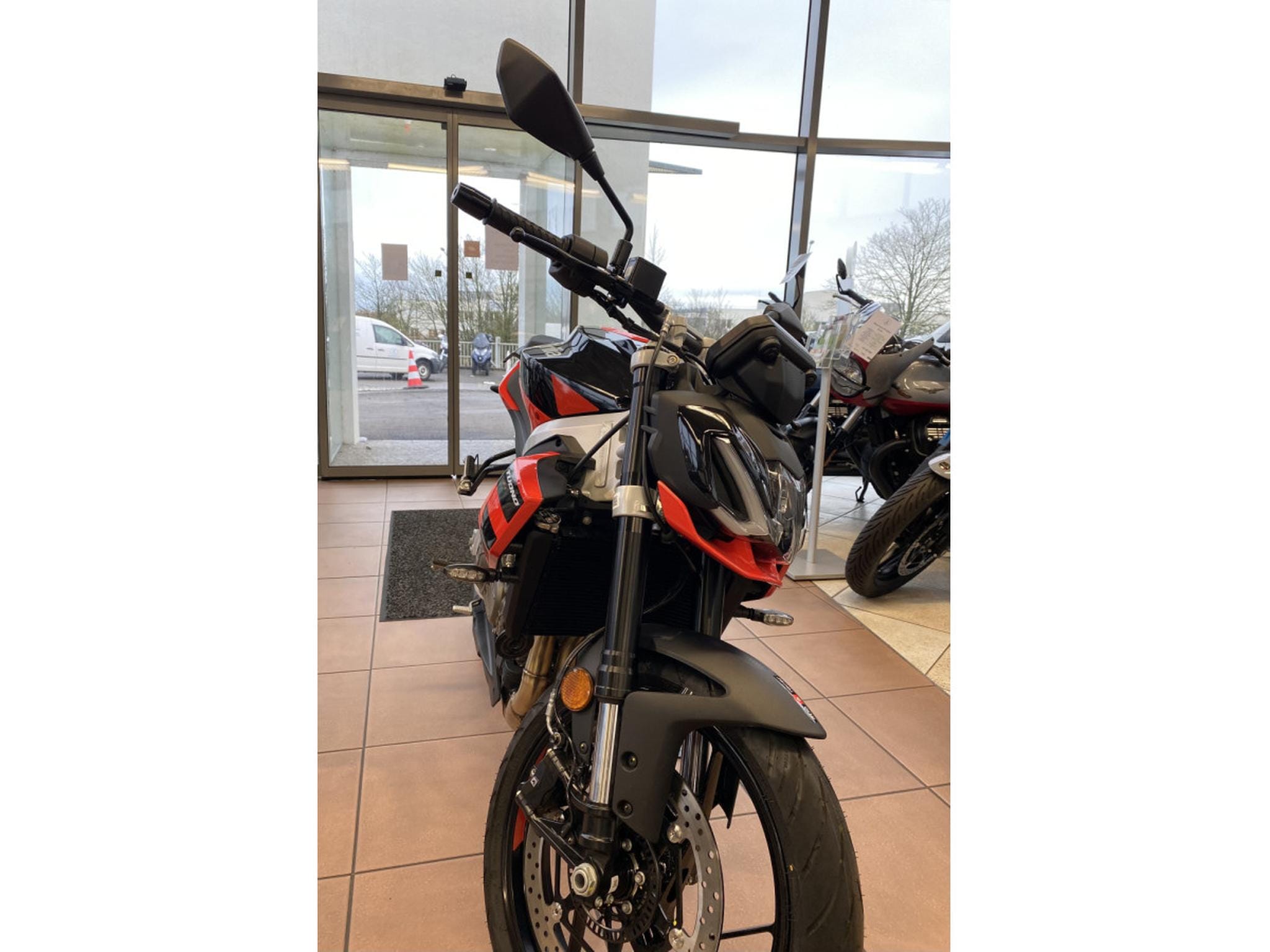 Aprilia Tuono 457
