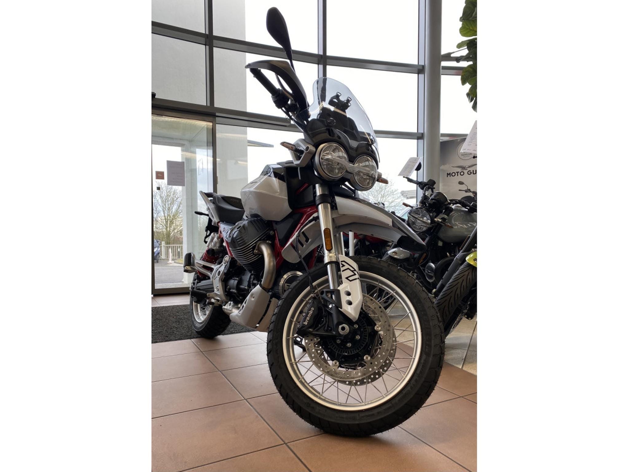 Moto Guzzi V85
