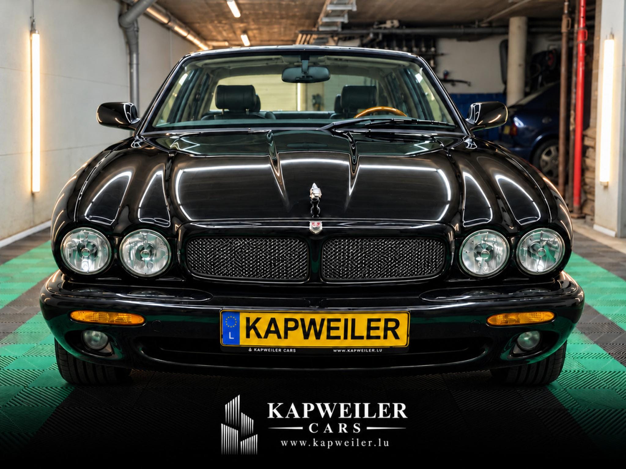 Jaguar XJR