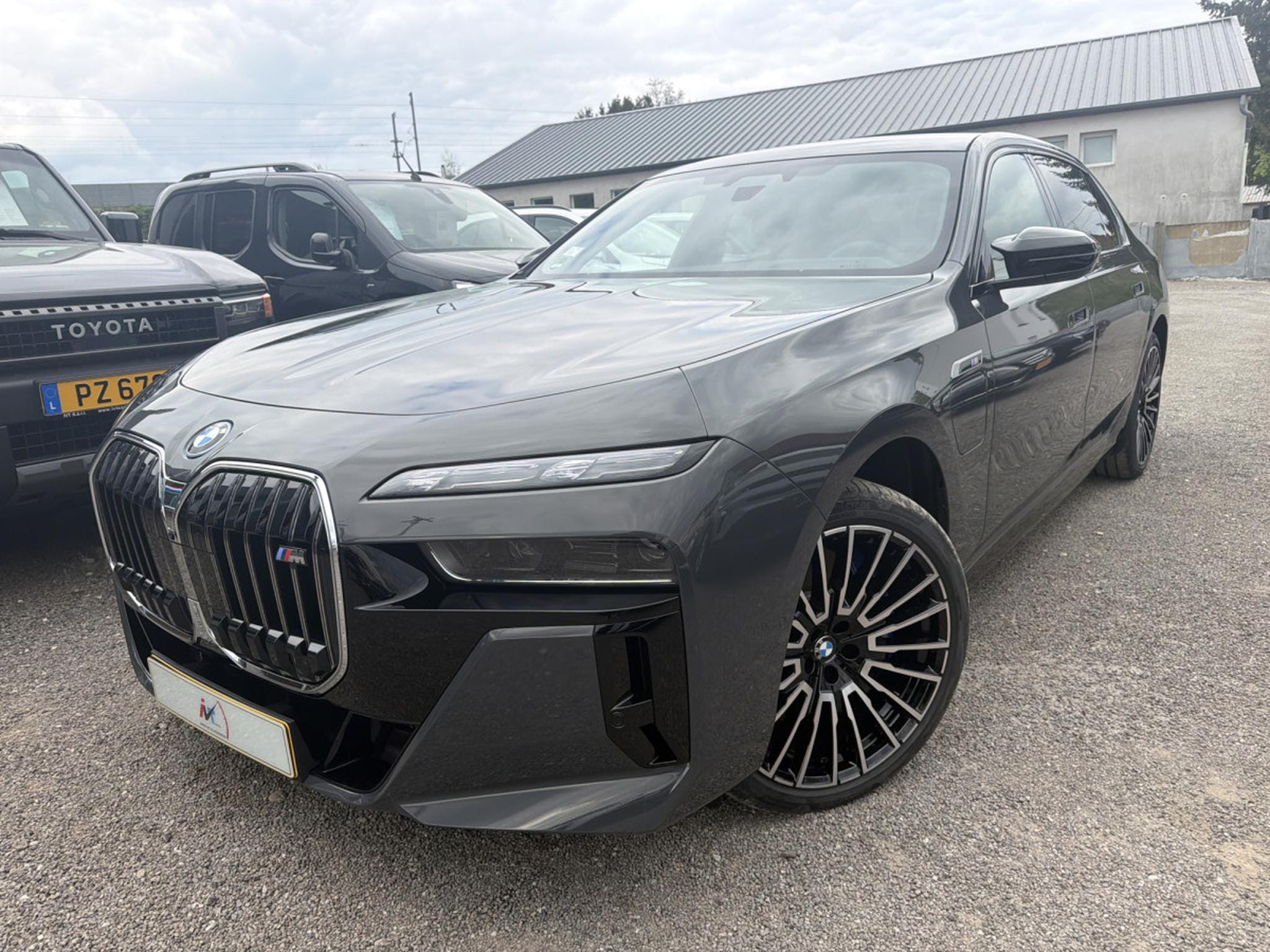 BMW M760