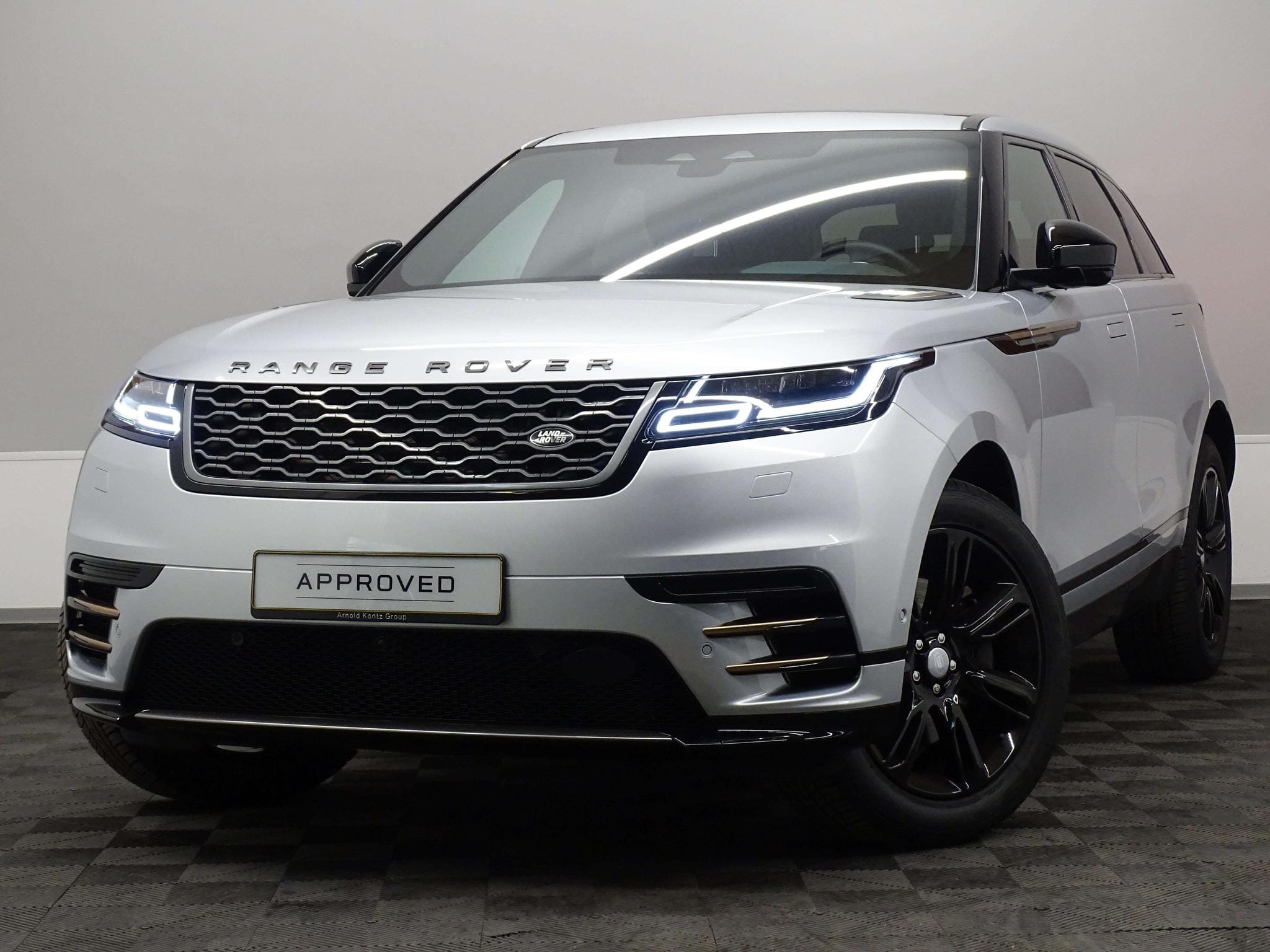 Land-Rover Range Rover Velar