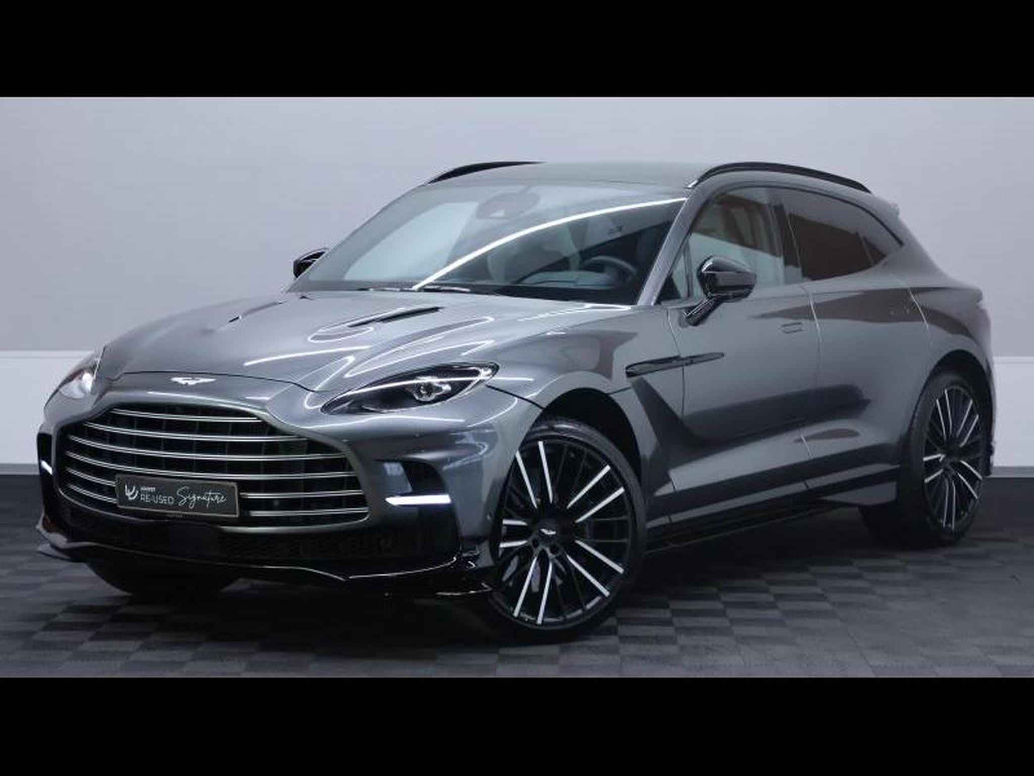 Aston-Martin DBX