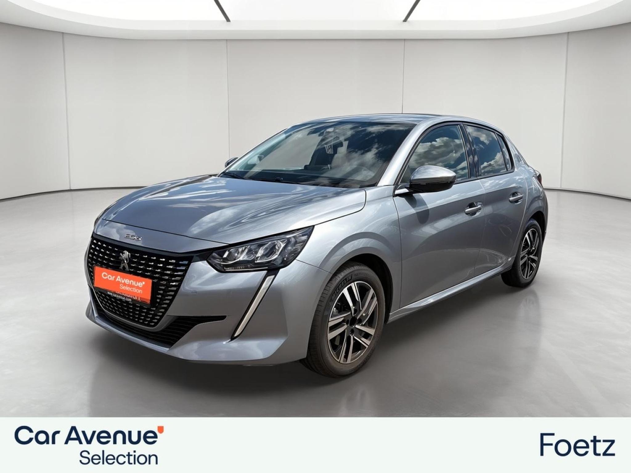 PEUGEOT 208