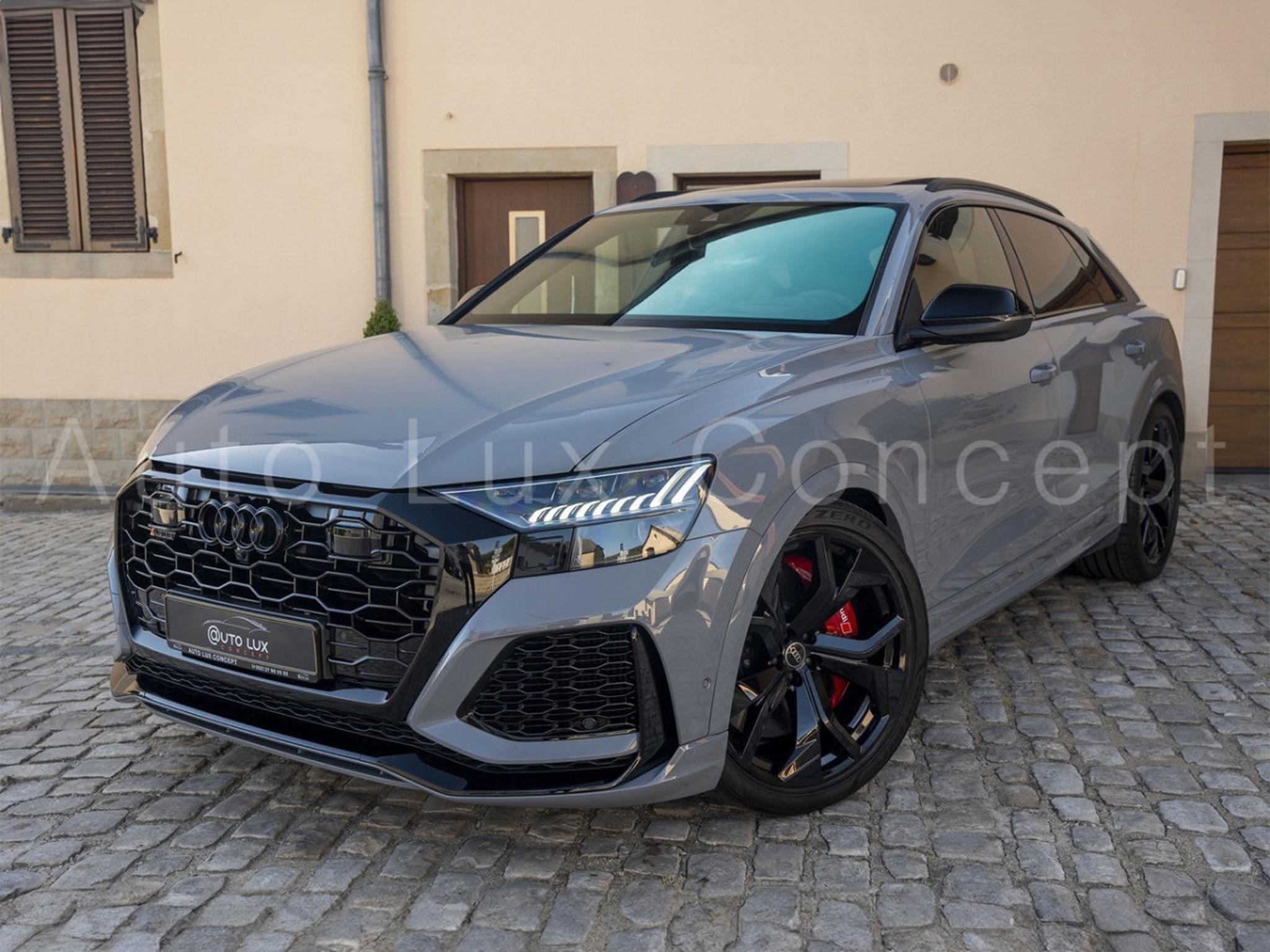 Audi RSQ8
