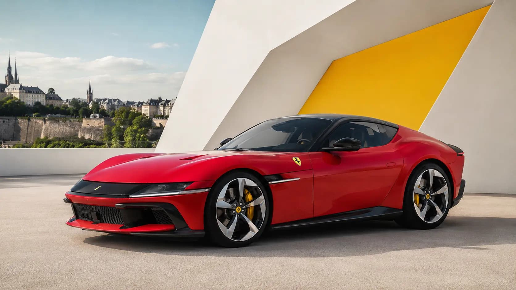 Ferrari-Fahrzeug auf einer Straße in Luxemburg