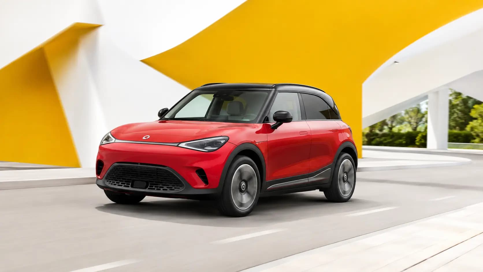 smart-Fahrzeug auf einer Straße in Luxemburg