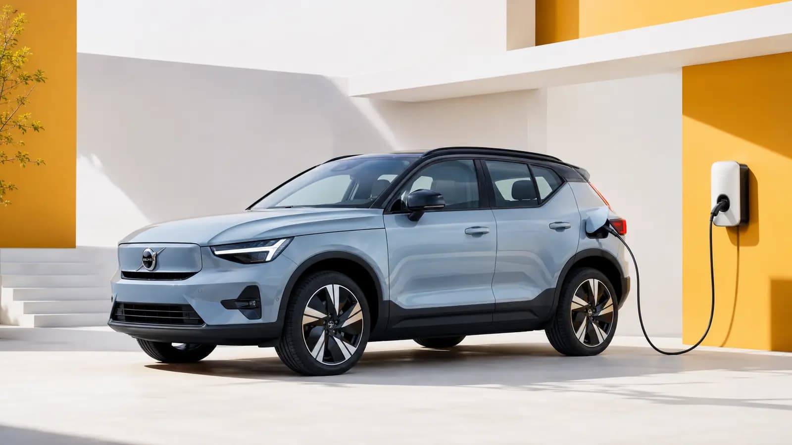 Volvo EX30 a carregar em meio urbano