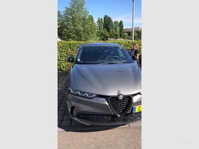 Alfa-Romeo Tonale Veloce 160 CV (2022) - Photo 1