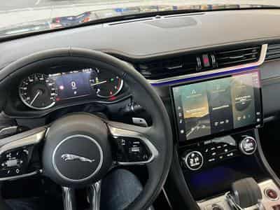 Jaguar F-Pace (2022) - Photo 6