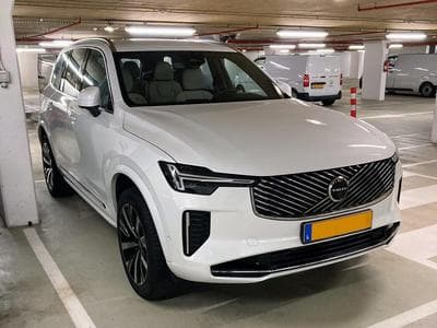 Volvo XC90 T8 AWD CORE winter pack (2025) - Foto 1