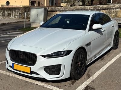 Jaguar XE D200 R-Dynamic (2021) - Photo 1