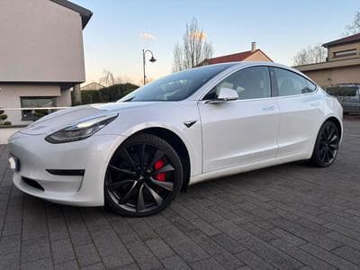 Tesla Model 3 Performance (2019) - Photo 1