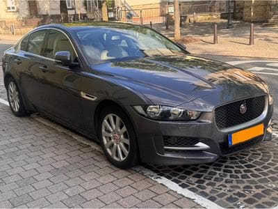 Jaguar XE Portofolio (2015) - Photo 1