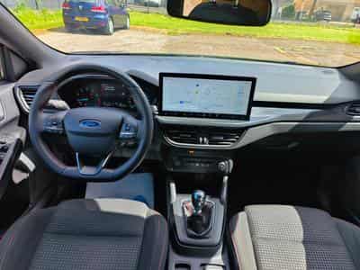 Ford Focus 1.0 Hybride MHEV 125 cv ST LIne Design (2023) - Photo 6
