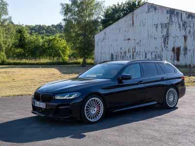 BMW 540 540i xDrive M Sport Individual (2020) - Photo 2