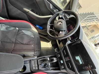 Skoda Kamiq 1.5 TSI Monte Carlo (2023) - Photo 6