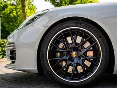 Porsche Panamera 4S E-Hybrid (2022) - Photo 13