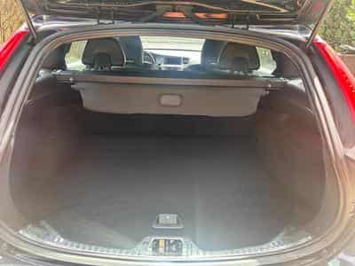 Volvo V60 Kombi Momentum R-Design (2019) - Photo 15