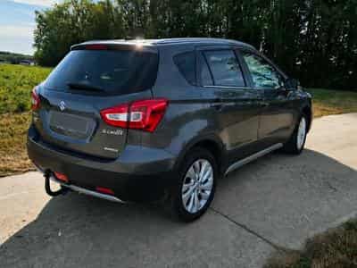 Suzuki SX4 S-Cross GL+ (2017) - Photo 4