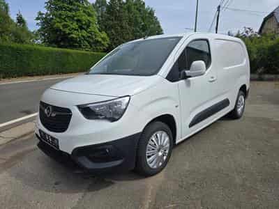 Opel Combo essence 130 cv long boite auto 71000 kms 11590 HT (2021) - Photo 1
